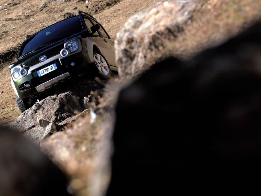  Fiat Panda Cross 2005 года  (фото 24 из 48)